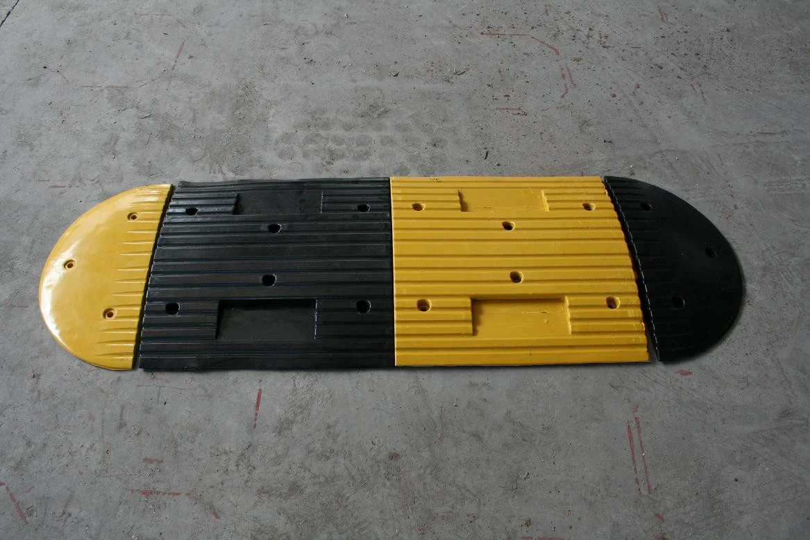 Middle East Reflective Recycled Rubber Speed Bumps