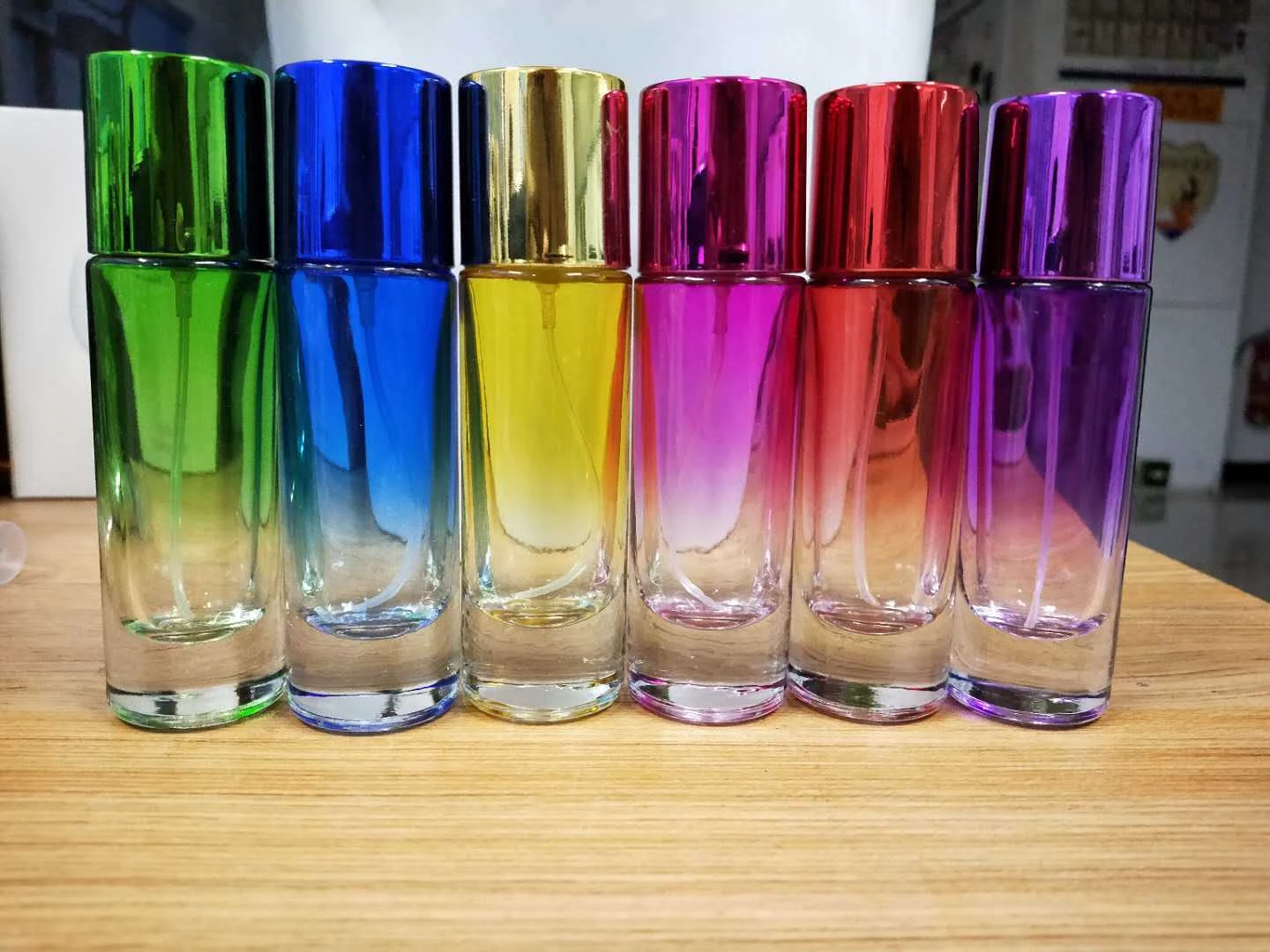 MUB High Quality Colorful 30ml Glass Spray Bottle Empty Refillable Cylinder Shape Glass Perfume Bottles With Aluminum Pumps