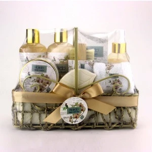 Organic Spa Gift set Natural Bath &amp; Body Set Includes Coconut Oil