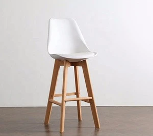 Wholesale 2020 New Design commerical Bar furniture Wooden legs High footrest bar Chair Modern White bar Stool Chair