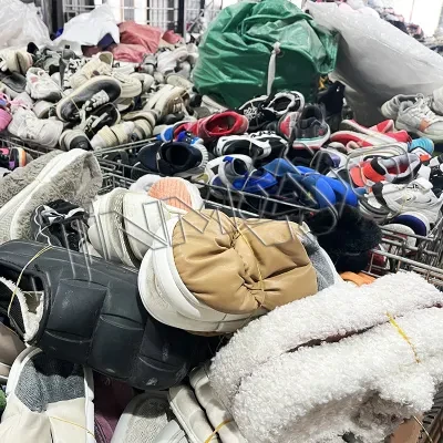 Wholesale Women Plush Indoor Flat Slipper Mixed Bales Used Shoes