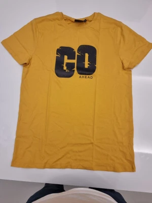 T-Shirt, Polo, Legging
