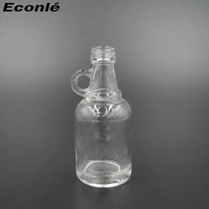 2018 New arrival clear glass mini 50 ml glass liquor bottle for liqueur with handle