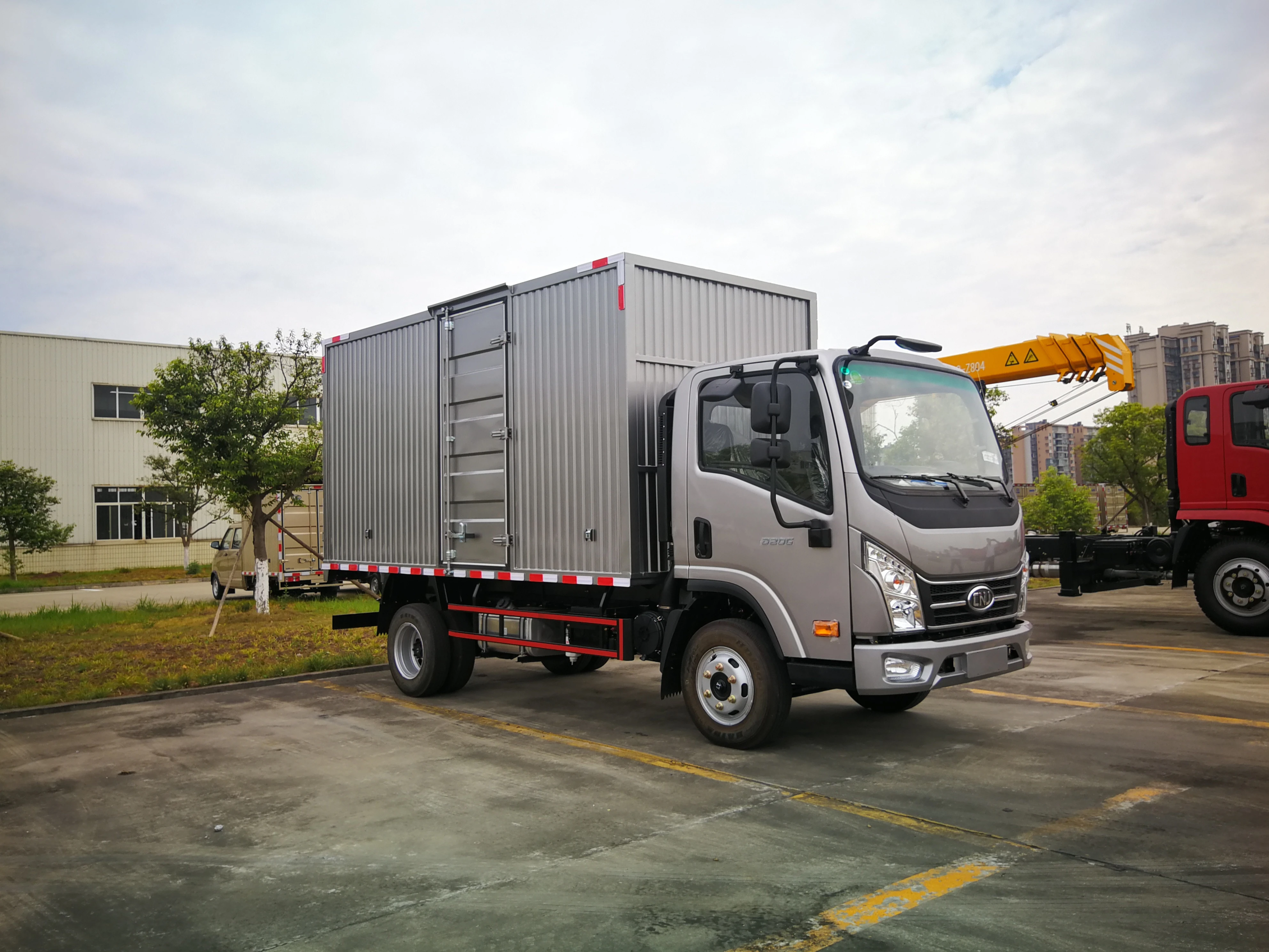 Chinese famous 4x2 D20 box Diesel mini cargo truck  single cabin for sale
