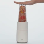 Multi-functionl High Quality Kitchen Electric Automatic Fruit Crusher Portable Blender And Juicer