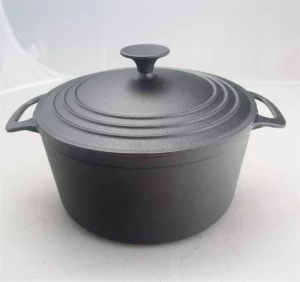 preseasoned cast iron round  casserole