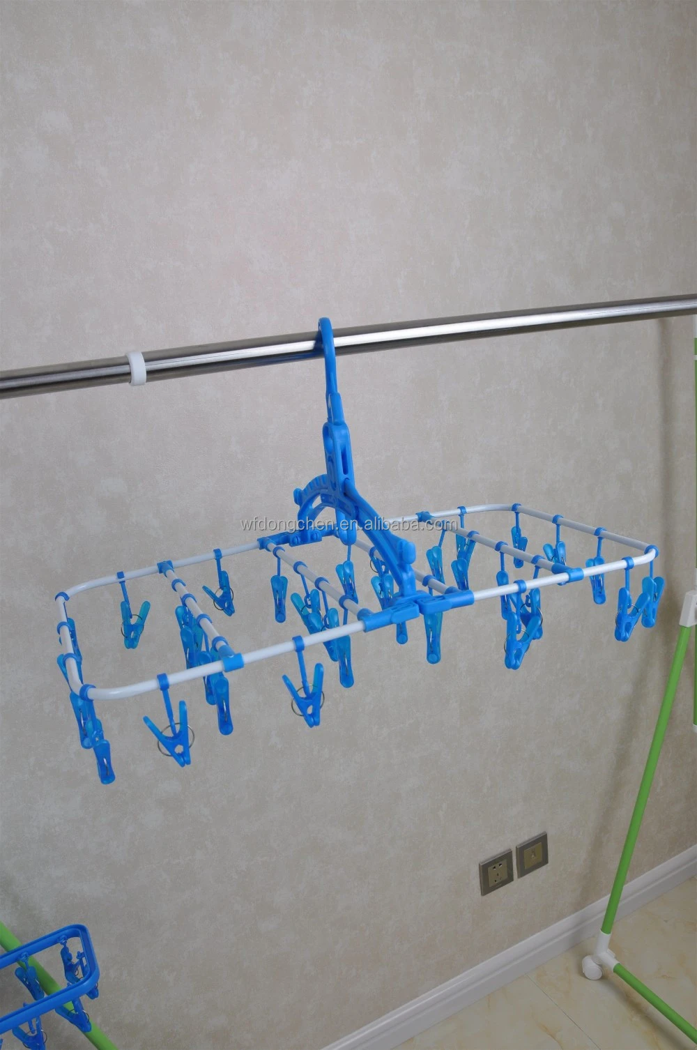Balcony Sock Drying Hanger With 32 Pegs