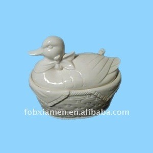 Ceramic white duck stock pot