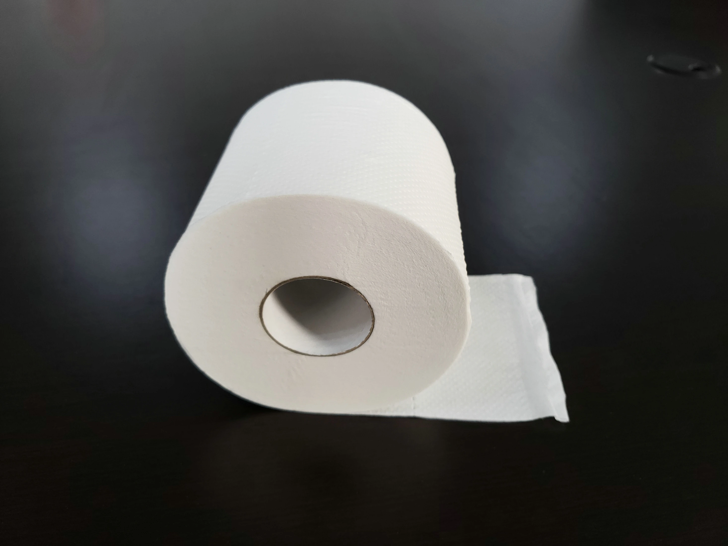 Cheap toilet paper virgin pulp raw material/paper tissue roll