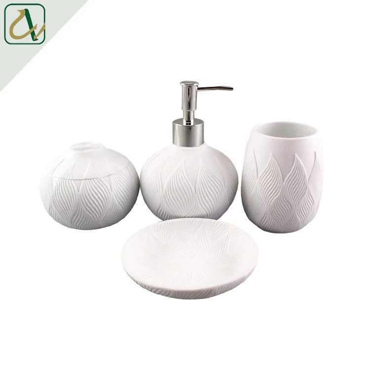 China Real Manufacturer Ceramic Bathroom Accessory Set Of Bathroom Accessories