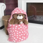 Custom design light weighted yarn knitted hoodie blanket poncho bath towels kids baby for beach home