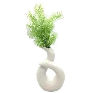 In stock Creative Swan shape Porcelain flower vase White Ceramic Flower Vase for Dining Table