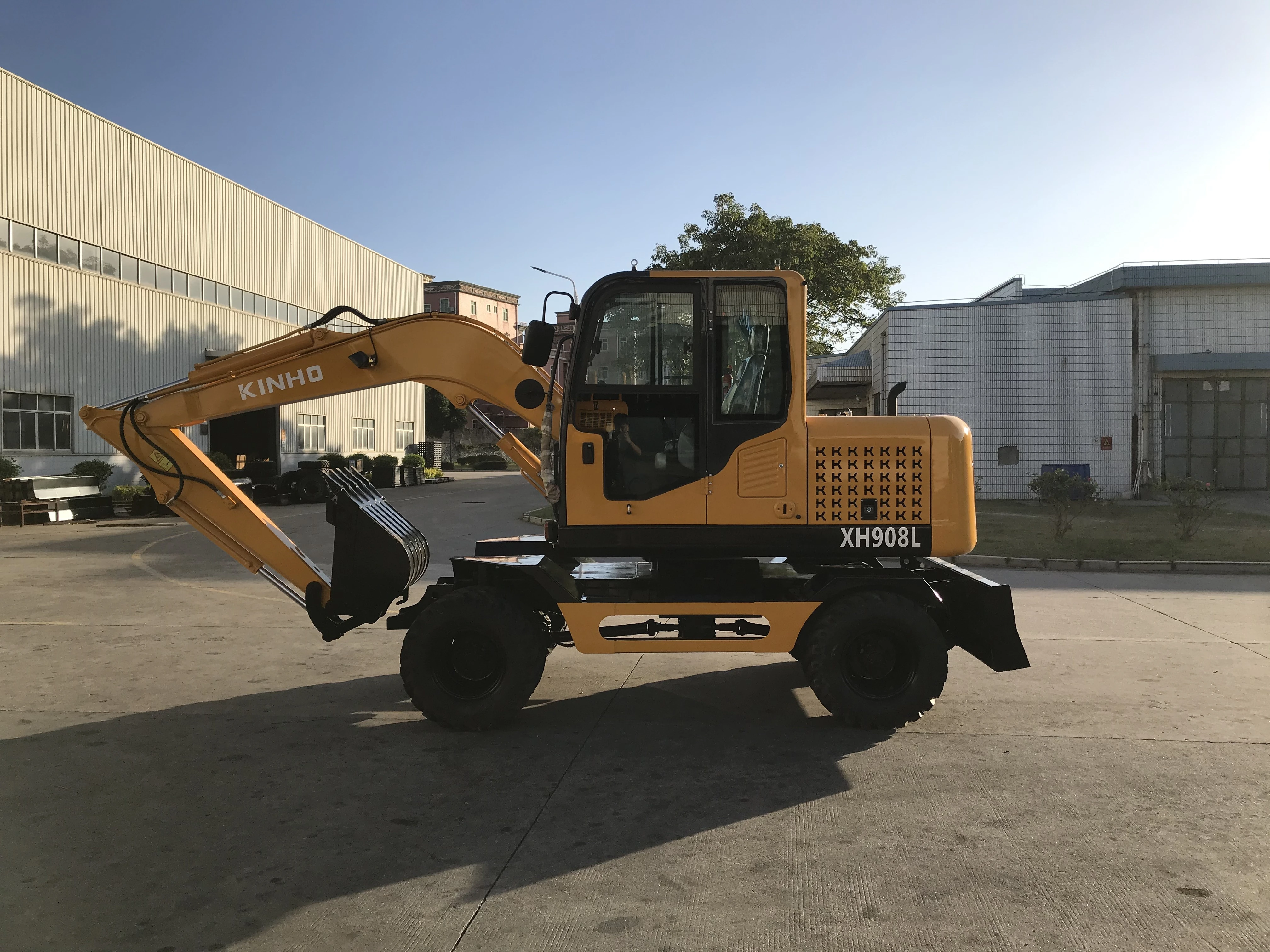 Promotional Durable Using 6.5 Ton Wheeled Machinery Excavator Small For Sale