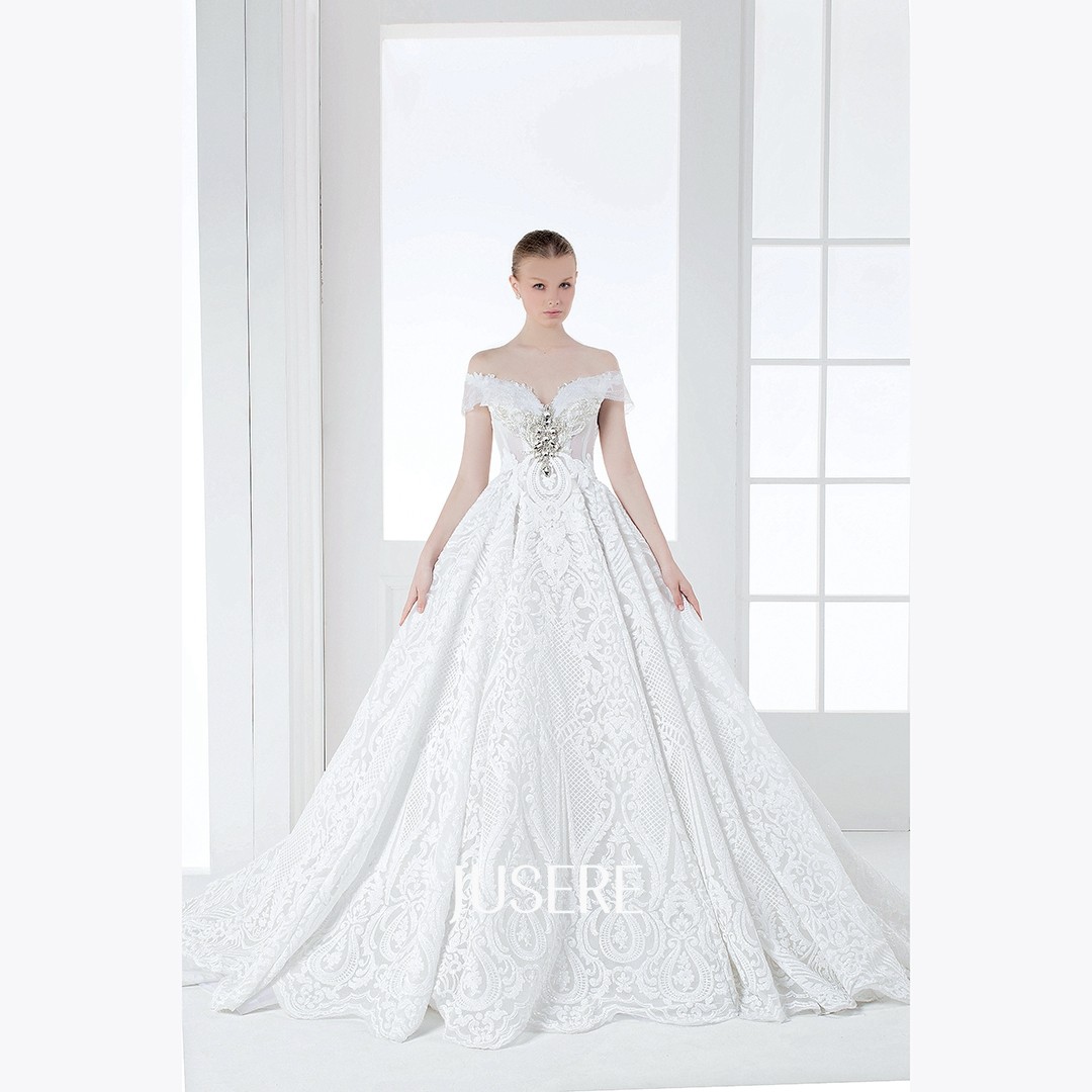Scoop neckline beaded luxury ball gown wedding dress stunning bridal gown in stock
