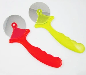 Soft Rubber Touch Handle Pizza Peel