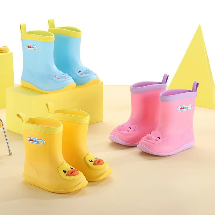 Wholesale cute cartoon rubber PVC skid proof kids rain boots for girls and boys