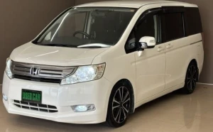 Honda Stepwagon 8-seater minivan -secondhand