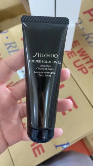 SHISEIDO Future Solution LX Extra Rich Cleansing Foam 125ml