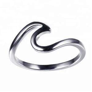 2018 fashionable stainless steel wave ring for lady