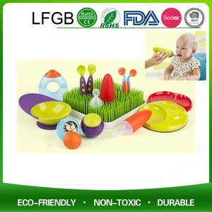 China Silicone Squirt Baby Food Feeding Bottle With Spoon / Teething Training Disposal Feeder / Feeding Supplies