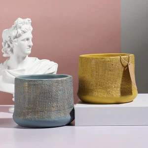 Gridding pattern embossed concrete wedding decoration gold coated garden planter / home decor plant pot with custom logo