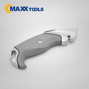 Heavy duty and Manual pocket utility knife with easy cut auto-retractable SK5 blade cutter