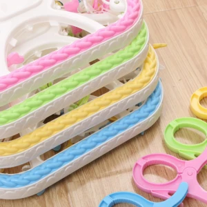 Heavy Duty Plastic Clothes Hanger Square Shape 20 Pegs With Heart Shape LOCK