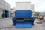Medium single shaft shredder with municipal waste