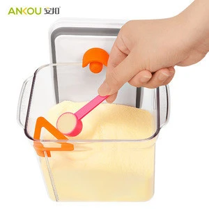 Multi-function Airtight Infant Baby Milk Formula Box With Scraper And Spoon / Pop Design Baby Food Dispenser