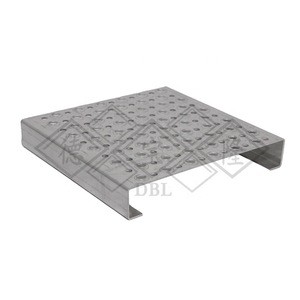 outdoor metal stair treads/galvanized perforated stair treads