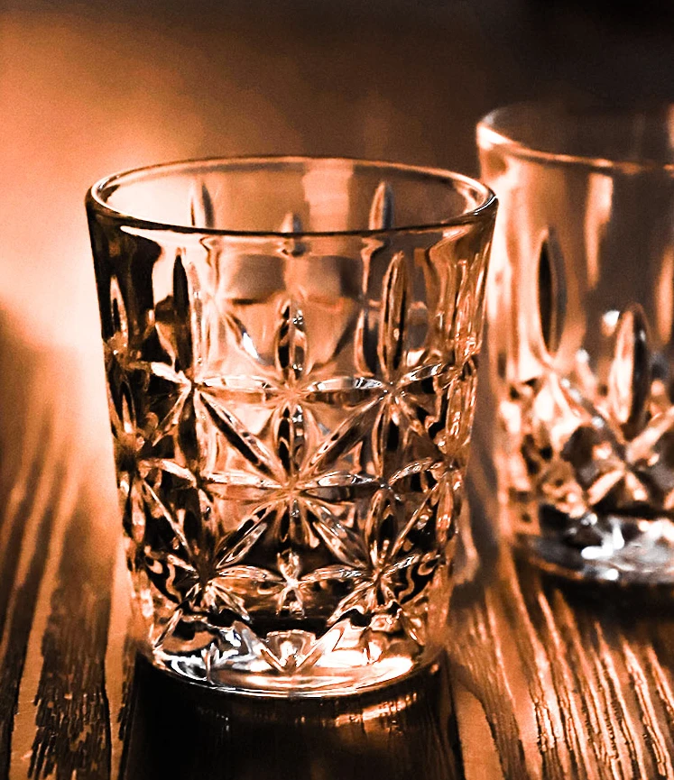 Wholesale High Quality Carved designs Shot Glasses / Souvenir Shot Glasses / fancy shot glasses