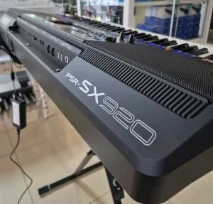 Yamaha PSR SX920 Digital Arranger Keyboard