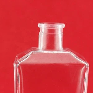 Chinese 500ml Rectangle Bottle Super Flint Glass Rectangle Vodka Bottle Clear Glass Bottles With Cork