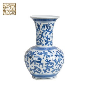 Factory sale Chinese hand printed blue and whitevase home decorative retro antique ceramic porcelain decoration vase