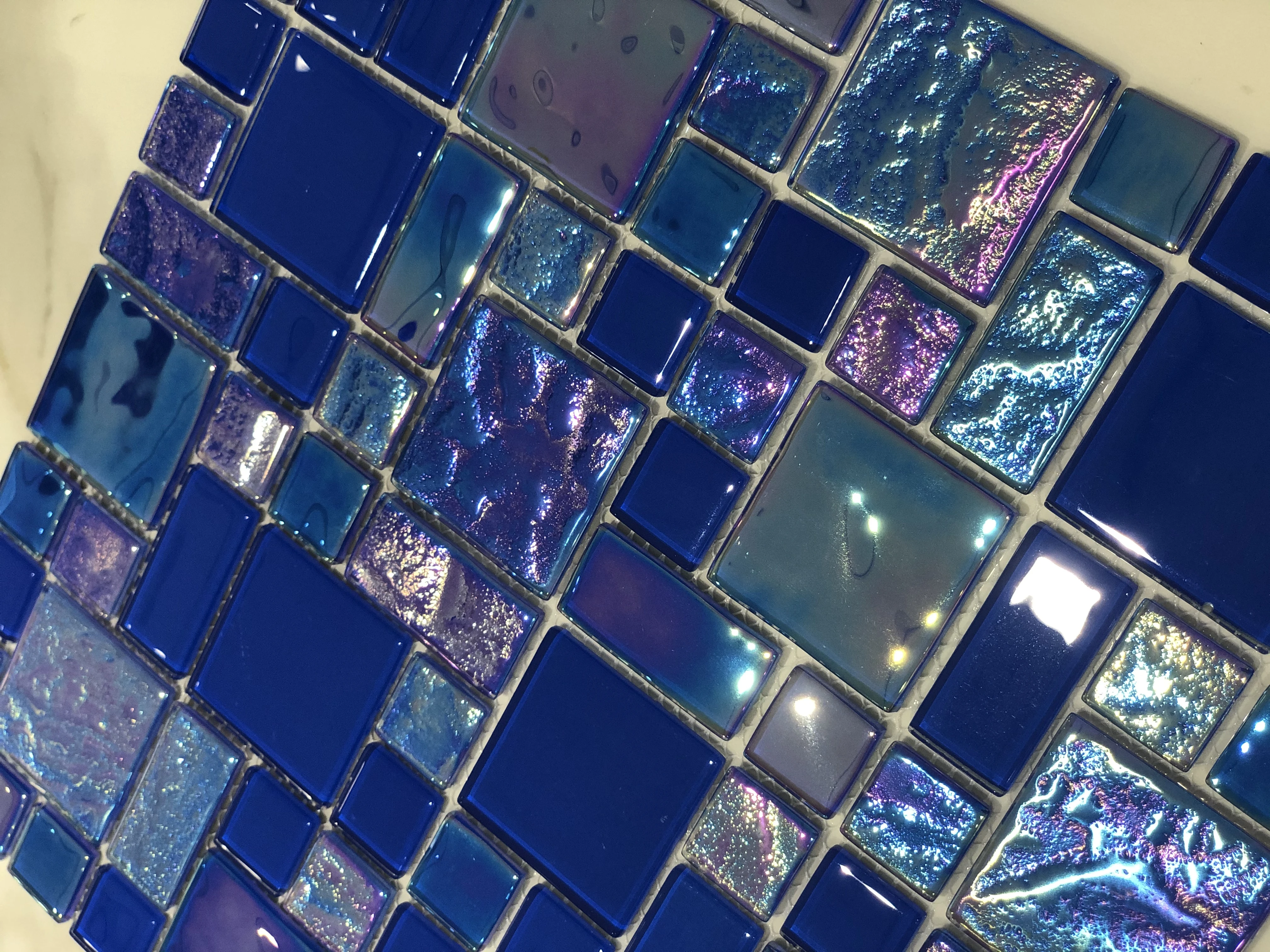 foshan hotel,villa swimming pool  4mm iridescent glass mosaic tiles G455031