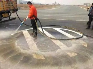high pressure water spraying traffic road line marking removal machine