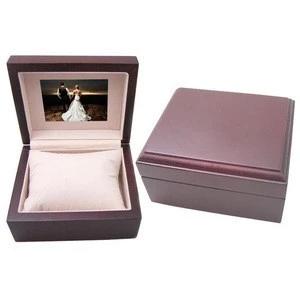 hot newest popular transparent lcd display box LCD ring box low price.