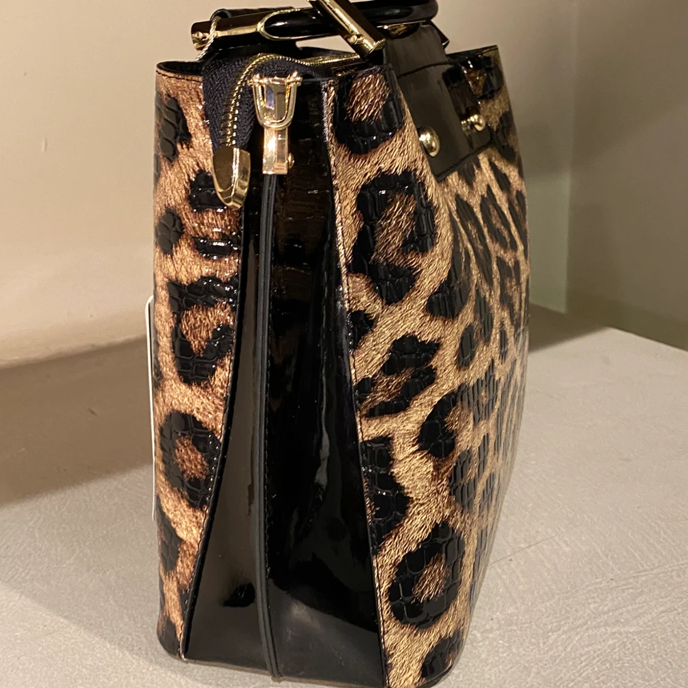 New Arrivals Trendy Leopard Bag Double Sided Chic Eco Friendly Pu Leather Female Bags Ladies Clutch Bag for Evening and Outdoor
