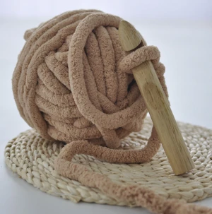 Wholesale  Loopy Yarn Crochet Polyester Knitting Thick Velvet Giant Blanket Chunky Chenille yarn