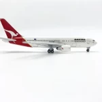 1:400 scale model aircraft Boeing 767-200 Qantas 400 scale diecast aircraft models