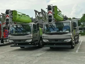 5 Sections Telescopic Boom Mobile Truck Crane 60 Ton ZTC600R562 with Spare Parts