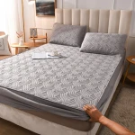Hypoallergenic Quilted Mattress Protector Waterproof Bed Bug Mattress Cover