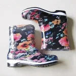 wholesale high quality nice price fashion Customer  logo unique design  style half rain boots