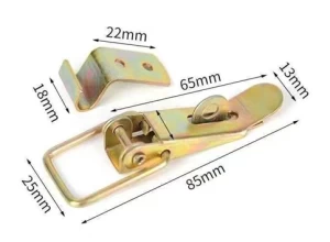 Tricycle rear axle door latches