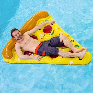 2018 Holiday style outdoor swimming pizza float durable floating inflatable raft with cup holder
