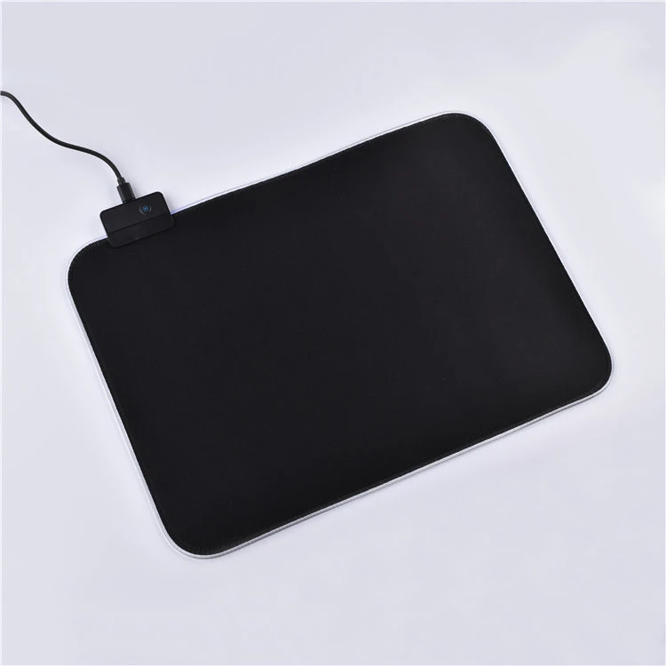 China Low Price High Quality Glowing Gaming Mouse Pad