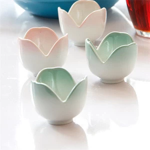 Custom egg cups ceramic chicken egg cup holder for home-use