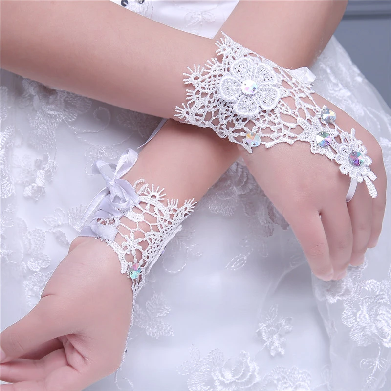 Hot sale top quality cheap short fingerless lace woman wedding gloves for bridal with crystal MGB2
