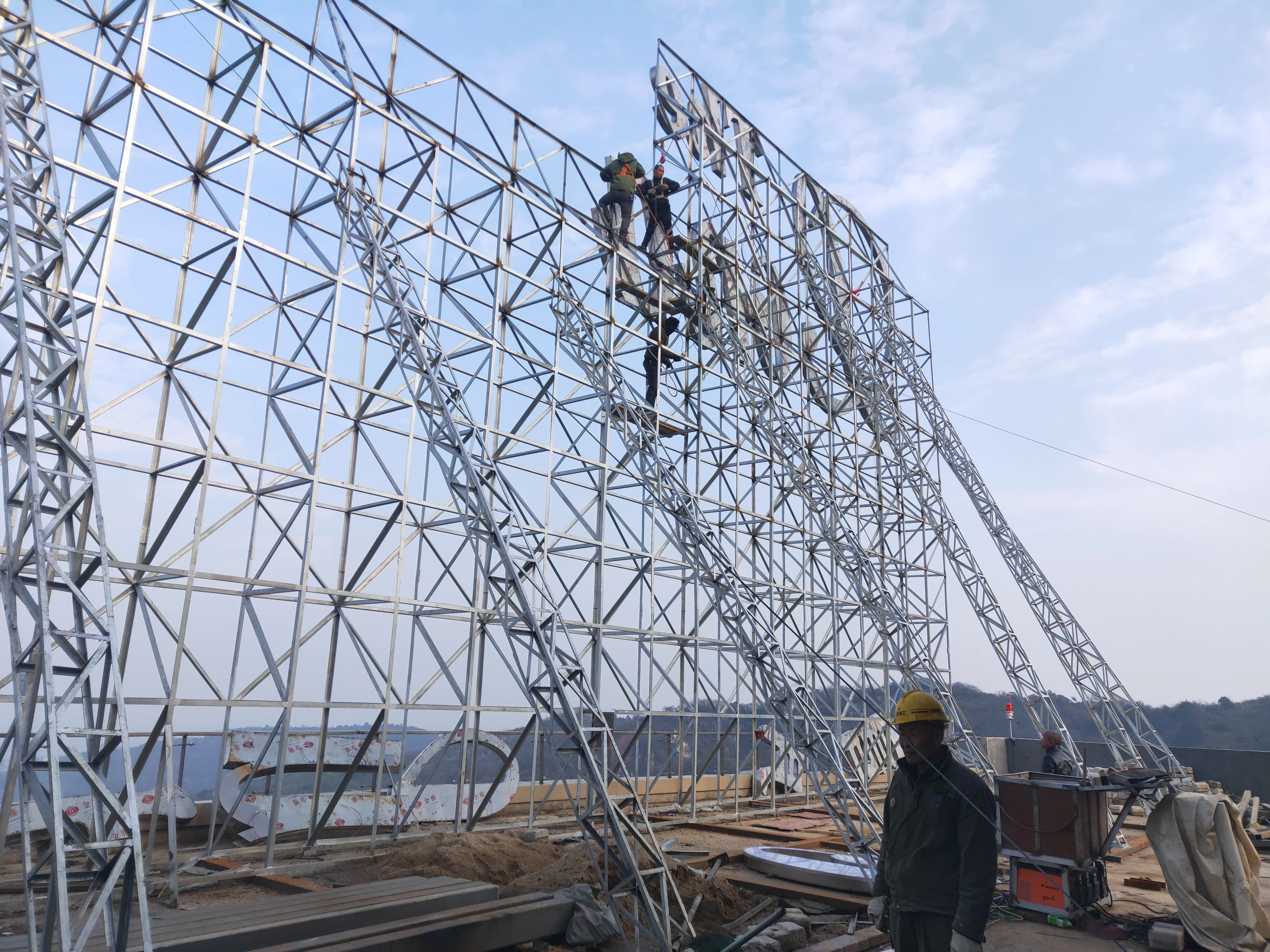 Large span steel space frame prefabricated steel structure warehouse