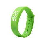 Raise the hand to brighten the temperature display smart bracelet
